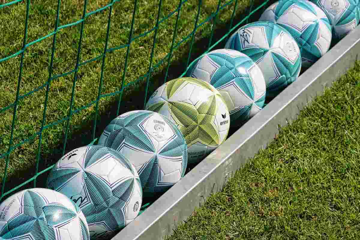 Risparmio clamoroso per vedere il calcio in TV: 250 euro in meno solo in questo modo Risparmio clamoroso per vedere il calcio in TV: 250 euro in meno solo in questo modo