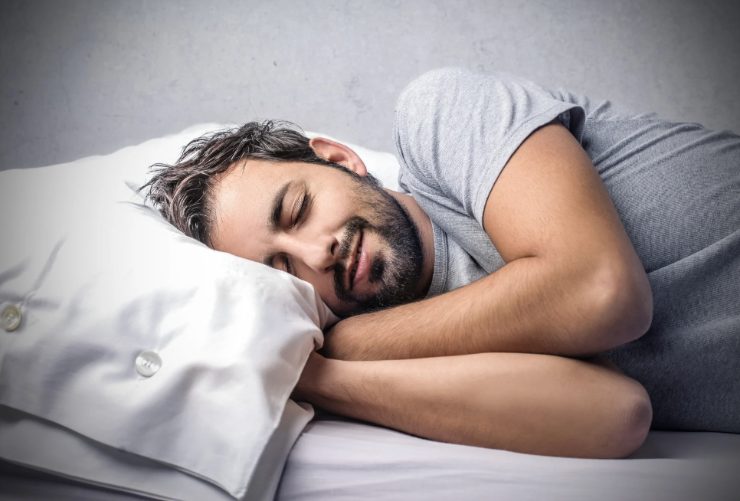 una persona a letto