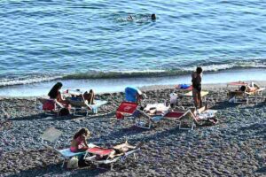 persone in spiaggia