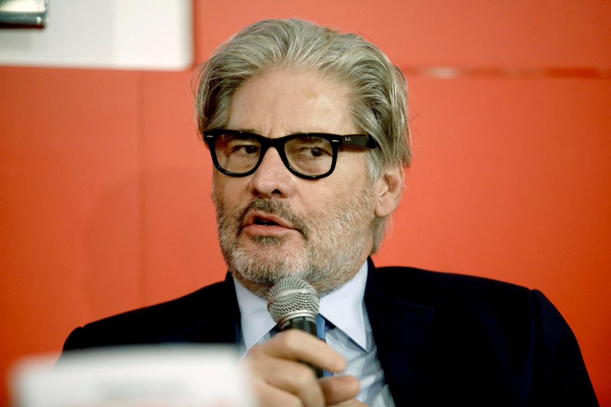 Via Paolo Del Debbio, c’è Mario Giordano: cosa sta succedendo a Rete 4