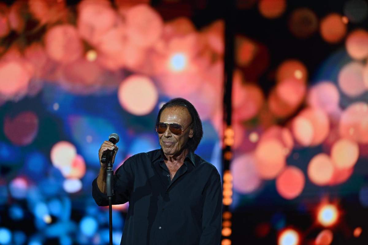 Antonello Venditti che canta