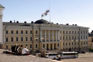 Una veduta di Helsinki in primo piano
