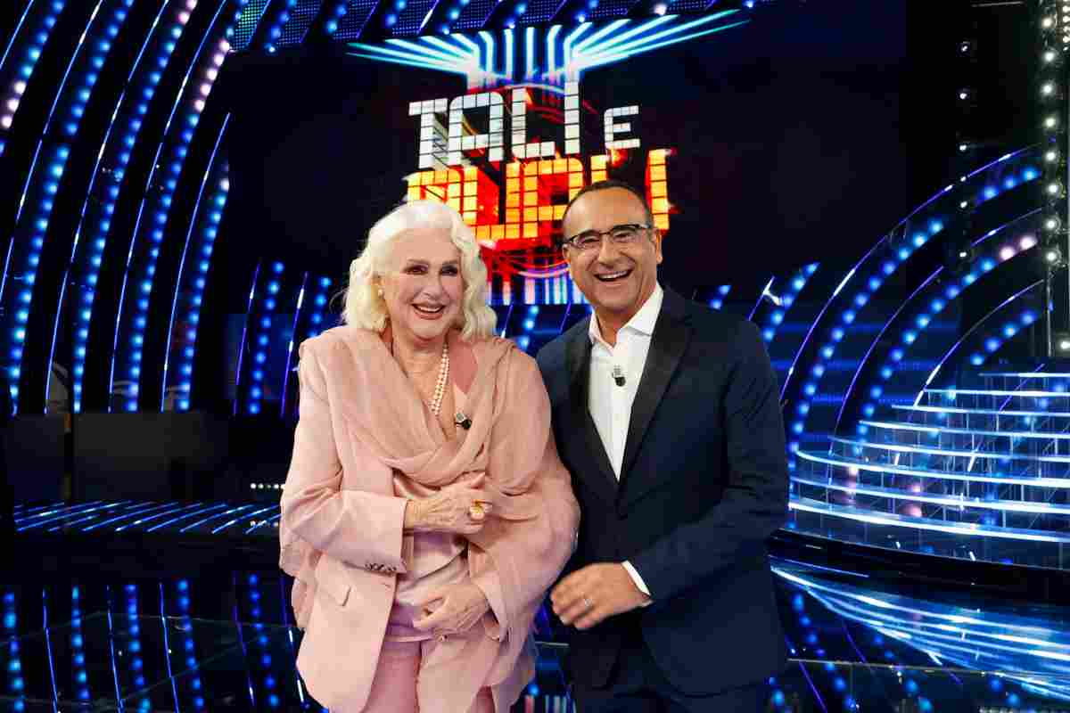 Carlo Conti e Loretta Goggi in primo piano