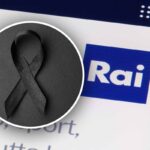 simbolo del lutto con dietro il logo Rai
