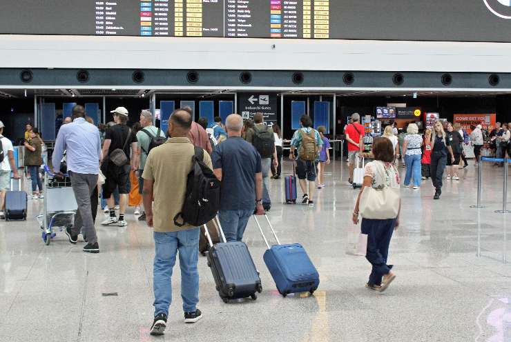 passeggeri in aeroporto