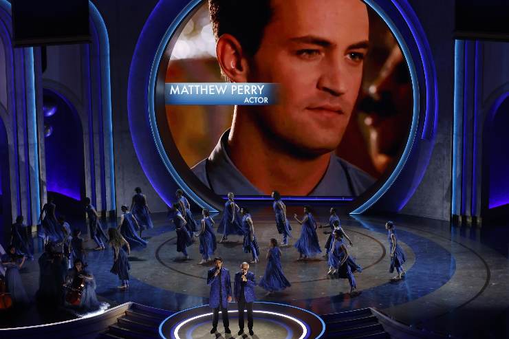 cerimonia in ricordo di Matthew Perry