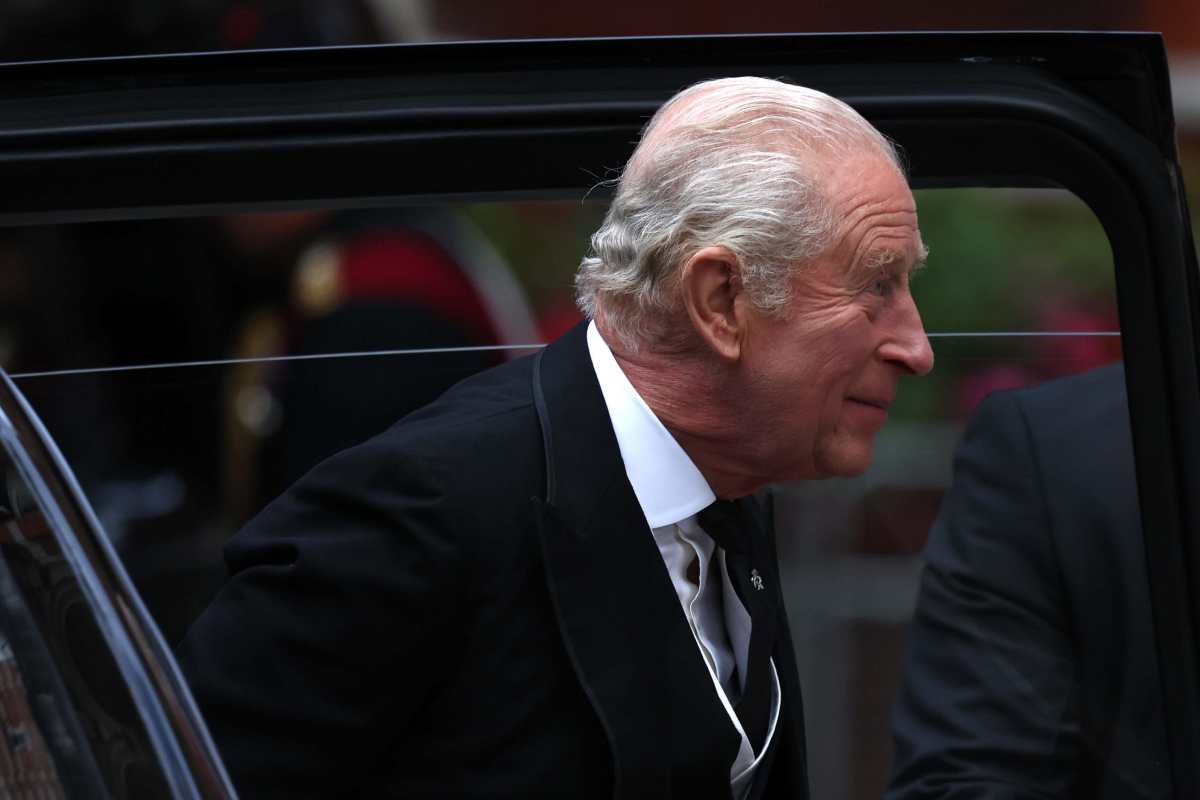 re carlo la fuga improvvisa scuote londra c8217entra william