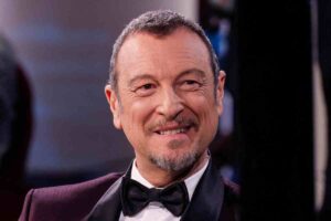 Amadeus sorridente
