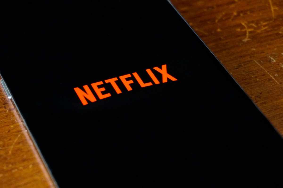Netflix, celebre attore vittima di un incidente: sgomento tra i fan