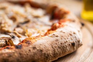 Pizza con cornicione