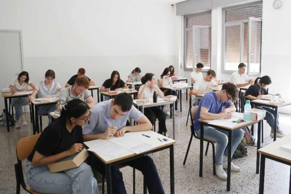 studenti in un'aula scolastica
