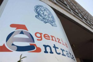insegna dell'Agenzia delle Entrate