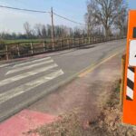 un autovelox di colore arancione