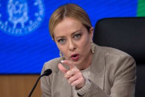 Giorgia Meloni in conferenza stampa