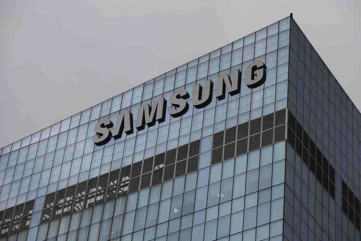 Samsung prende una clamorosa decisione: sarà il primo in assoluto