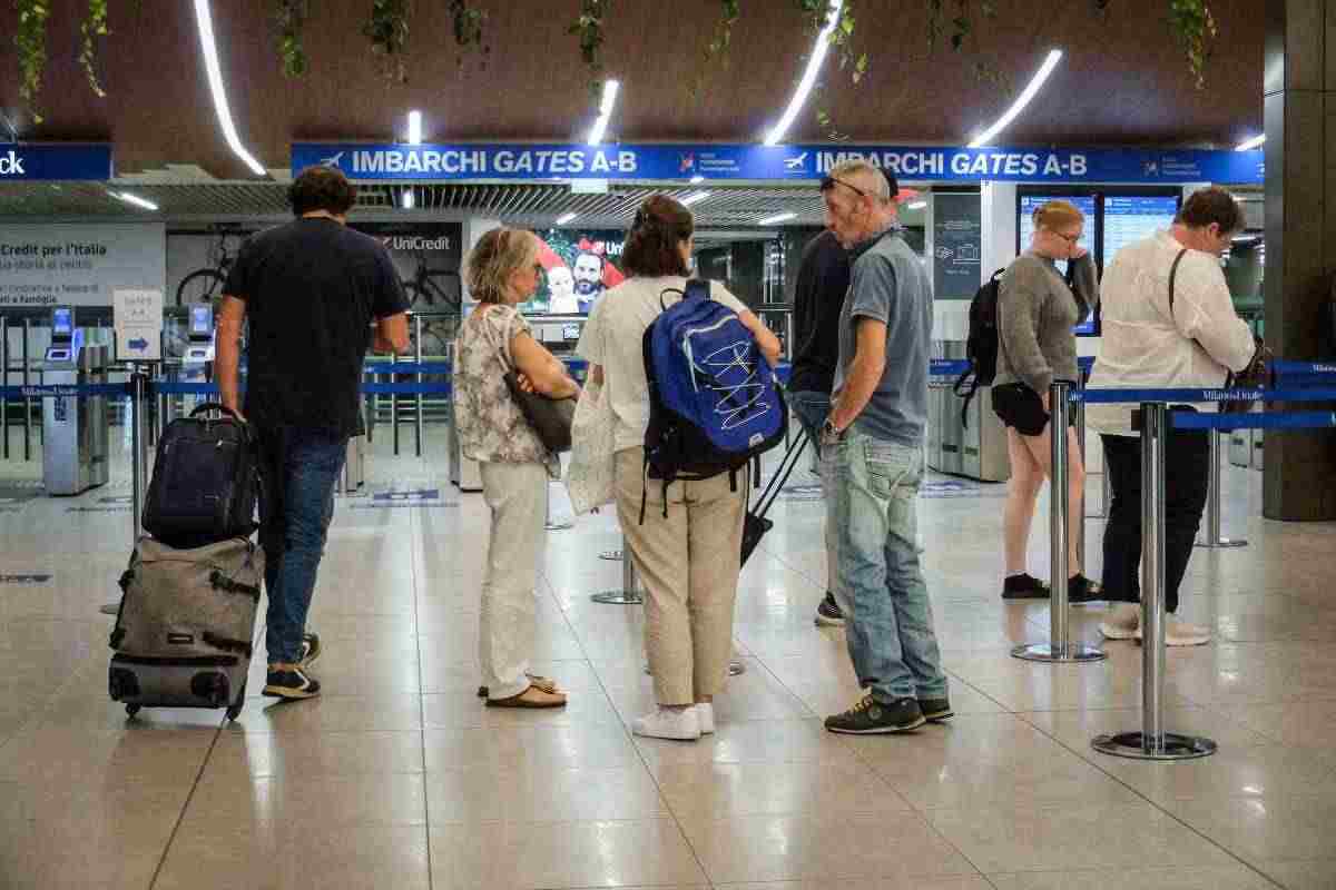 passeggeri in aeroporto