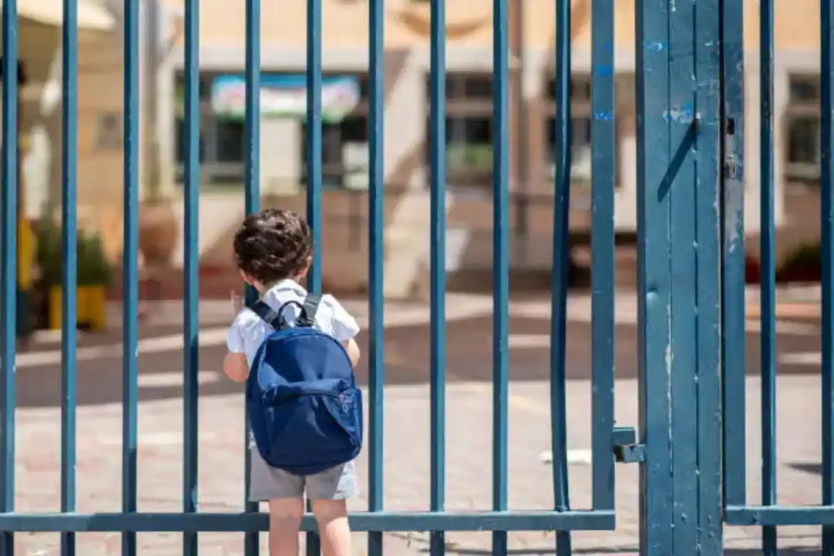 Scuole chiuse, nuovo sciopero in questa data: grandi disagi