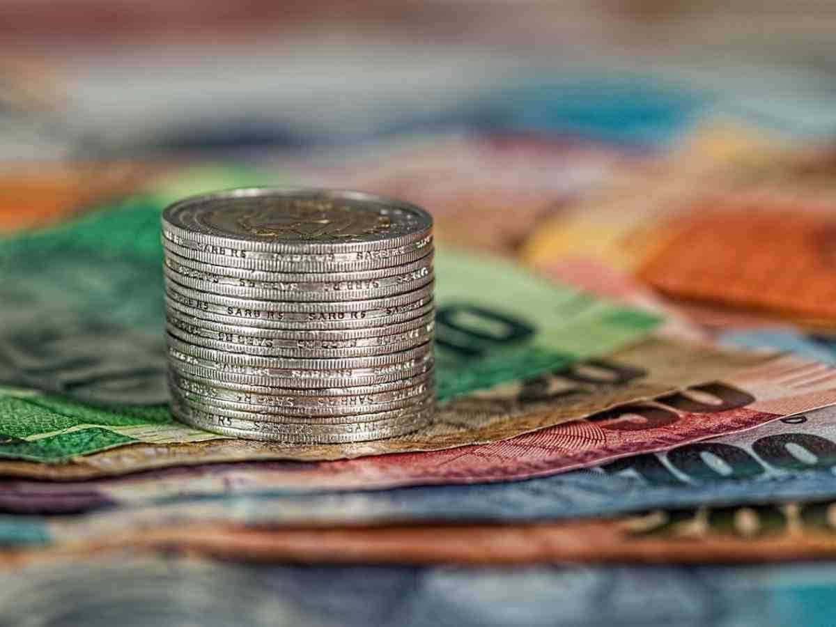 Soldi in banconote e monete in euro