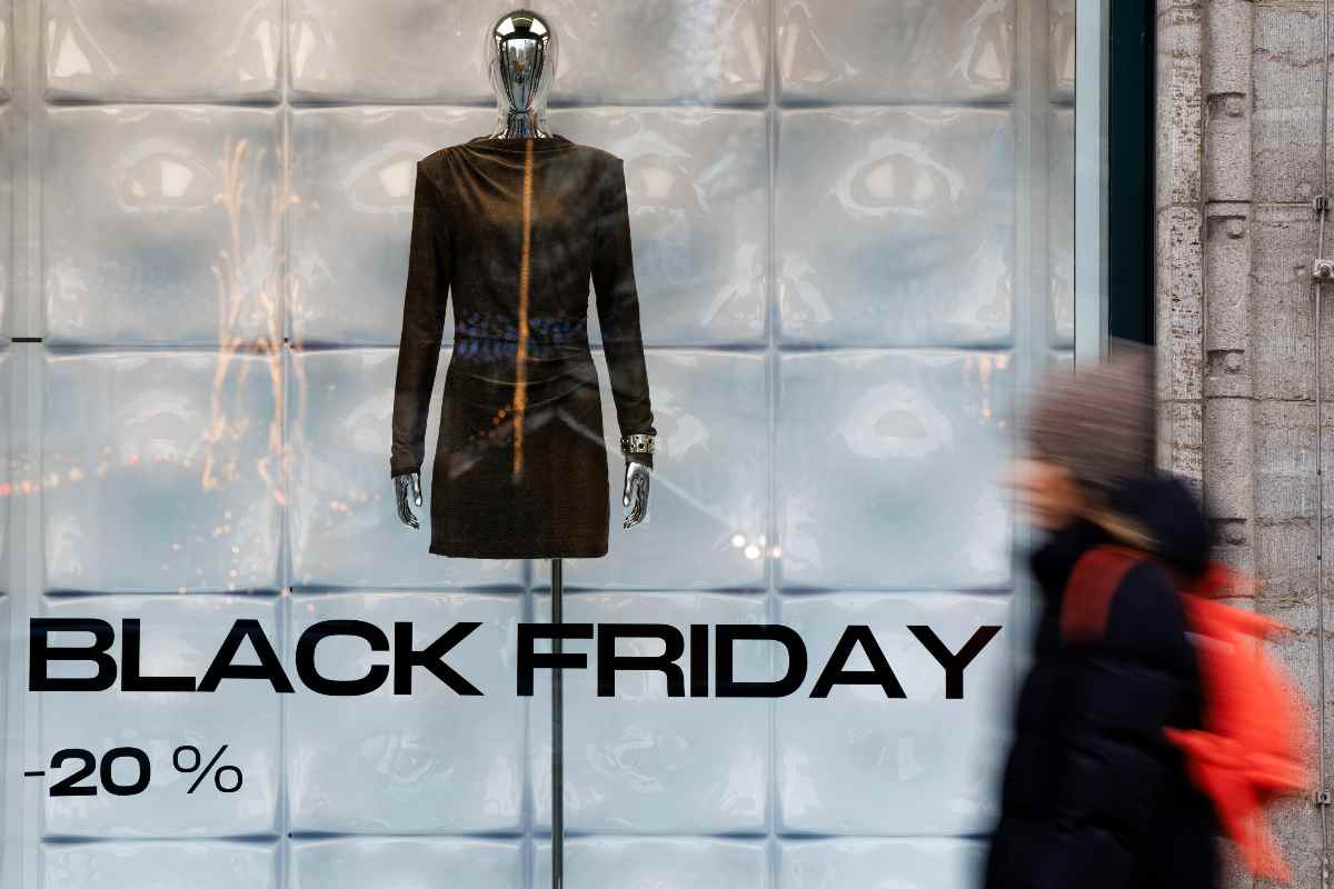 Il Black Friday si avvicina, cerchiate questa data: offerte a prezzi stracciati Il Black Friday si avvicina, cerchiate questa data: offerte a prezzi stracciati