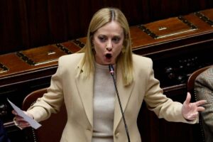 Giorgia Meloni durante un intervento al Parlamento