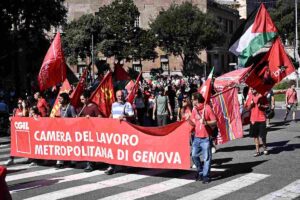 lavoratori durante una manifestazione